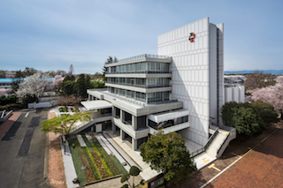大学4号館外観（2016年度工事完了）